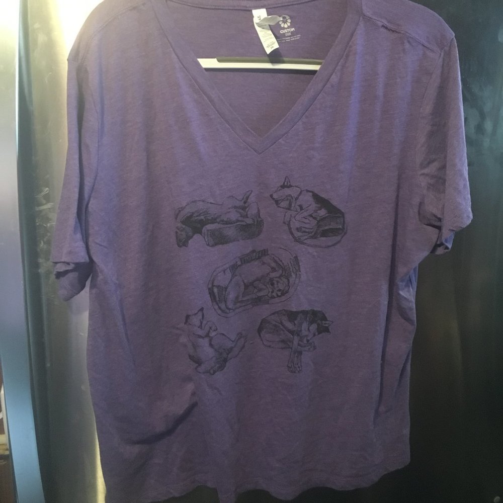 Barbara Branham Husky Art tee 388 * tee deal $30 or $25 w/offer
